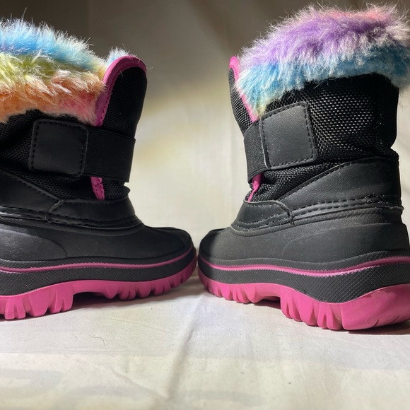 Rainbow High Sierra kids winter boots sz 5 cute - Picture 4 of 5
